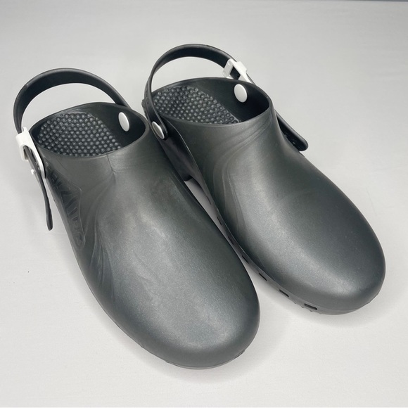 Calzuro Shoes Calzuro Metallic Grey Hospital Work Clogs Without